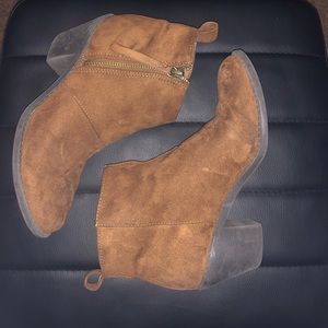 FOREVER 21 SUEDE BROWN BOOTIES
